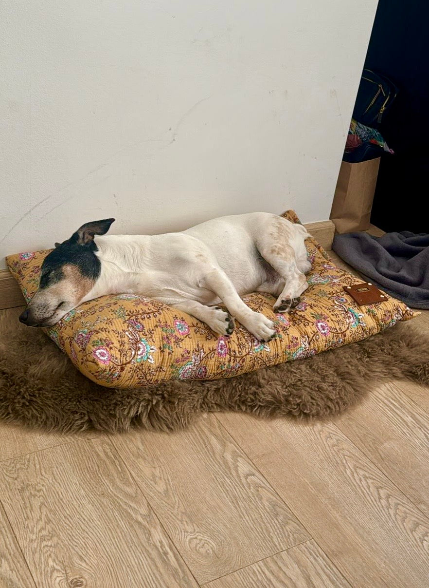 Lit en tissu imprimé jaune Sunflower pour chien et chat