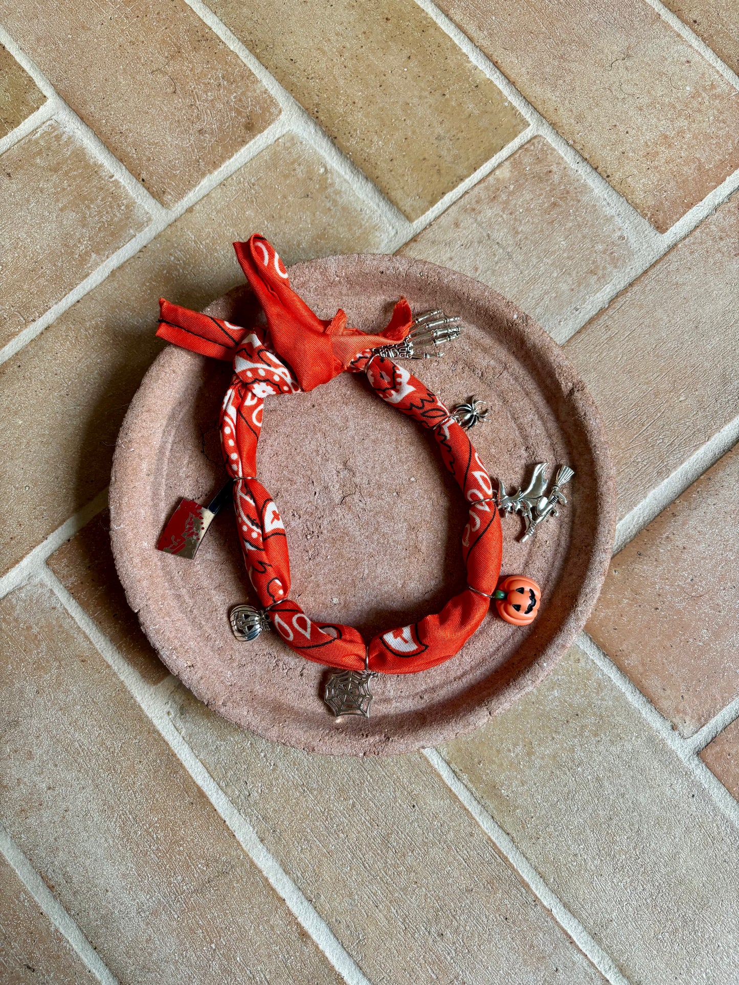 Bandana-Collier à nouer orange spécial Halloween pour chien